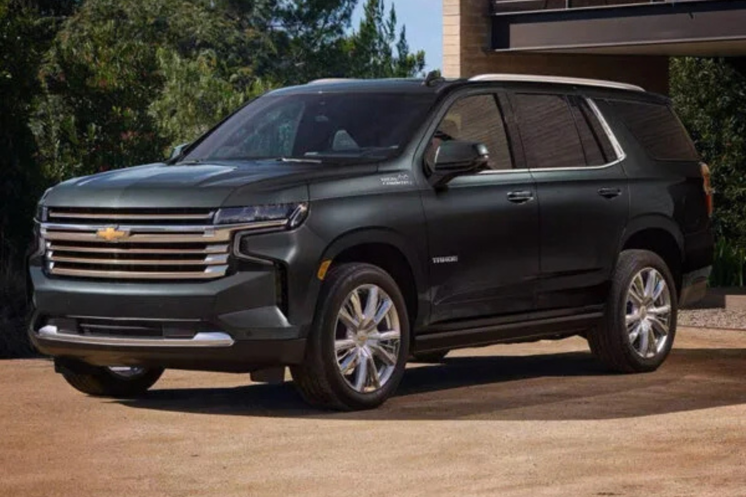 Experience the Ultimate Comfort with Luxury Airport Car Chauffeur Service